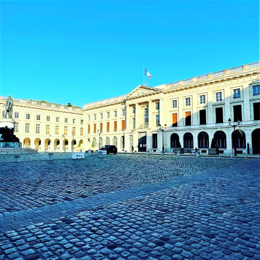 Aux Clefs Des Sacres - Dans Un Hotel Particulier Situe Rue Du Marc - Reims - Hyper Centre Forum Mairie Boulingrin Luaran gambar