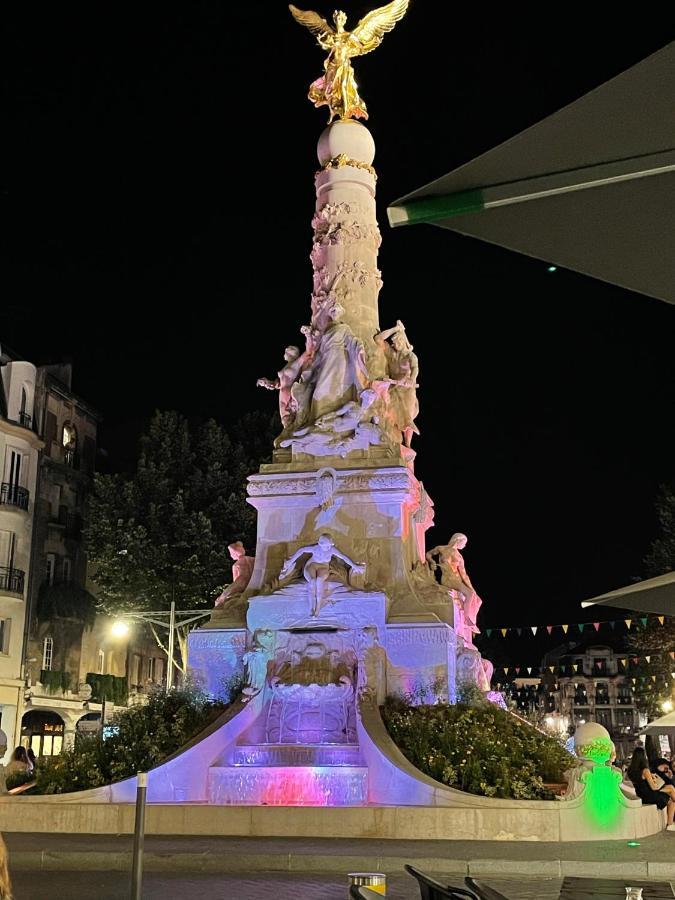 Aux Clefs Des Sacres - Dans Un Hotel Particulier Situe Rue Du Marc - Reims - Hyper Centre Forum Mairie Boulingrin Luaran gambar